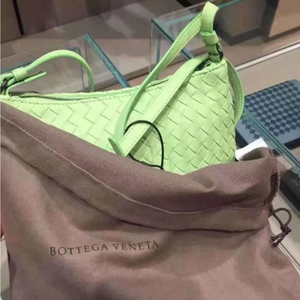 Bottega Veneta Green Woven Leather Crossbody - Picture 6 of 8